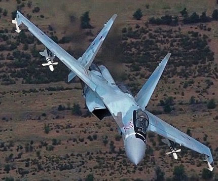 Δείτε το νέο Sukhoi Su-35S να «χορεύει» στον αέρα (βίντεο)